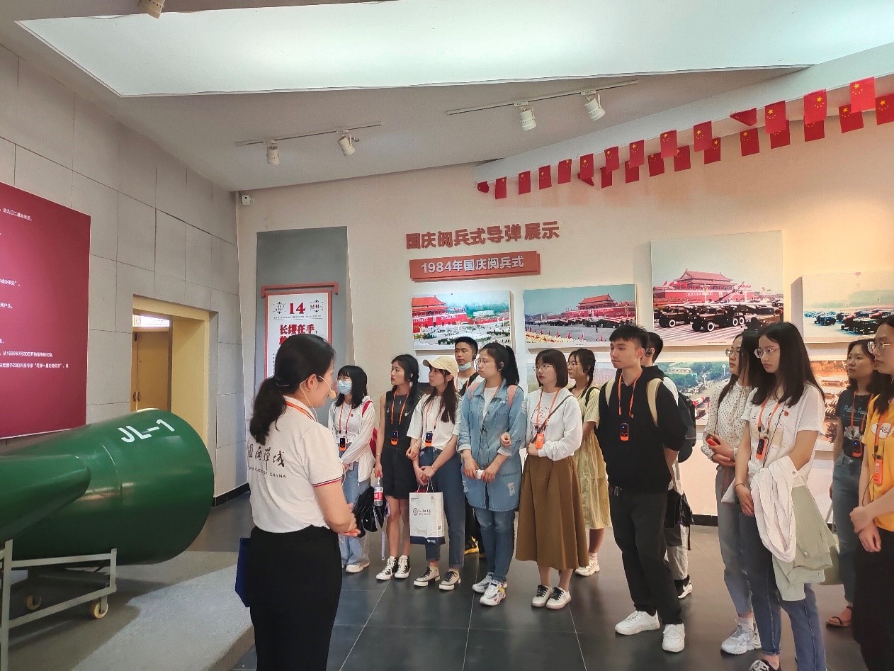 党史学习教育】硕士党支部赴“两弹城”开展“凝心聚力学百年党史，砥砺前行忆革命英雄”主题党日活动-电子科技大学经济与管理学院