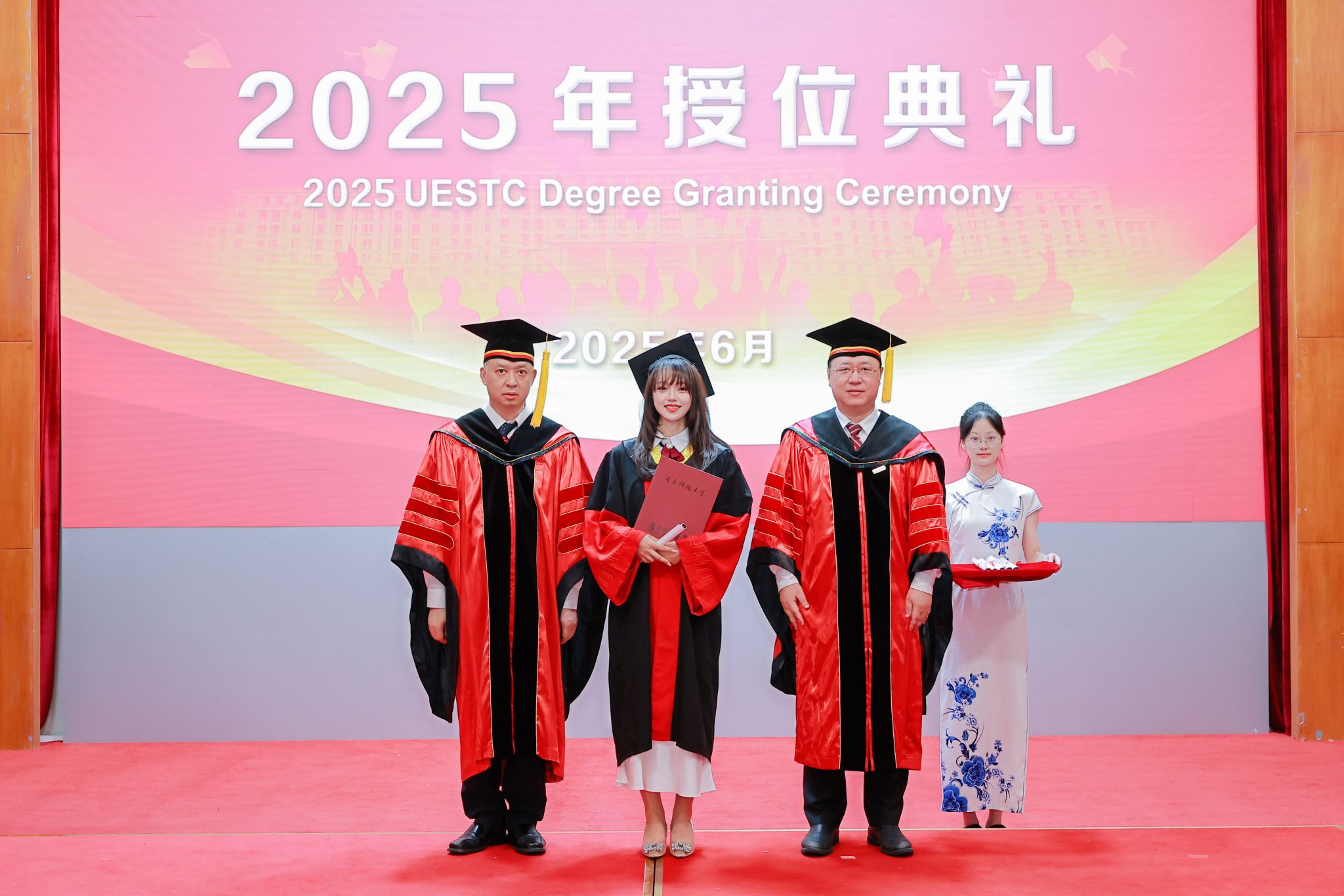 graduation dress mba University of Portsmouth | MBA main image 1