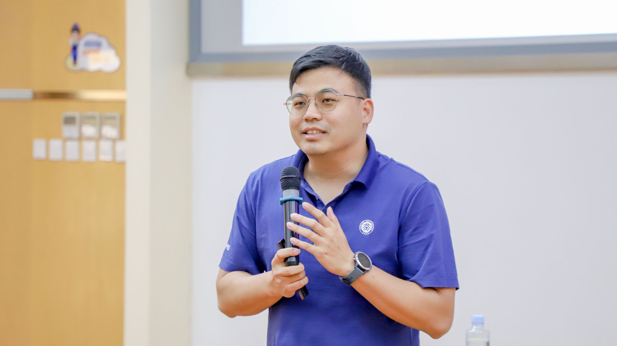 经管学院召开战略与创新创业学术研讨会